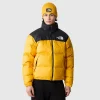 THE NORTH FACE - מעיל פוך גברים 1996 RETRO NUPTSE PACKABLE – TA3C8DZU3 – summit-gold-tnf-black – 1