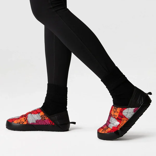 THE NORTH FACE - נעלי בית נשים THERMOBALL V TRACTION MULES – TA3V1HO9R – fiery-red-abstract-yosemite-print-tnf-black-2 – 1