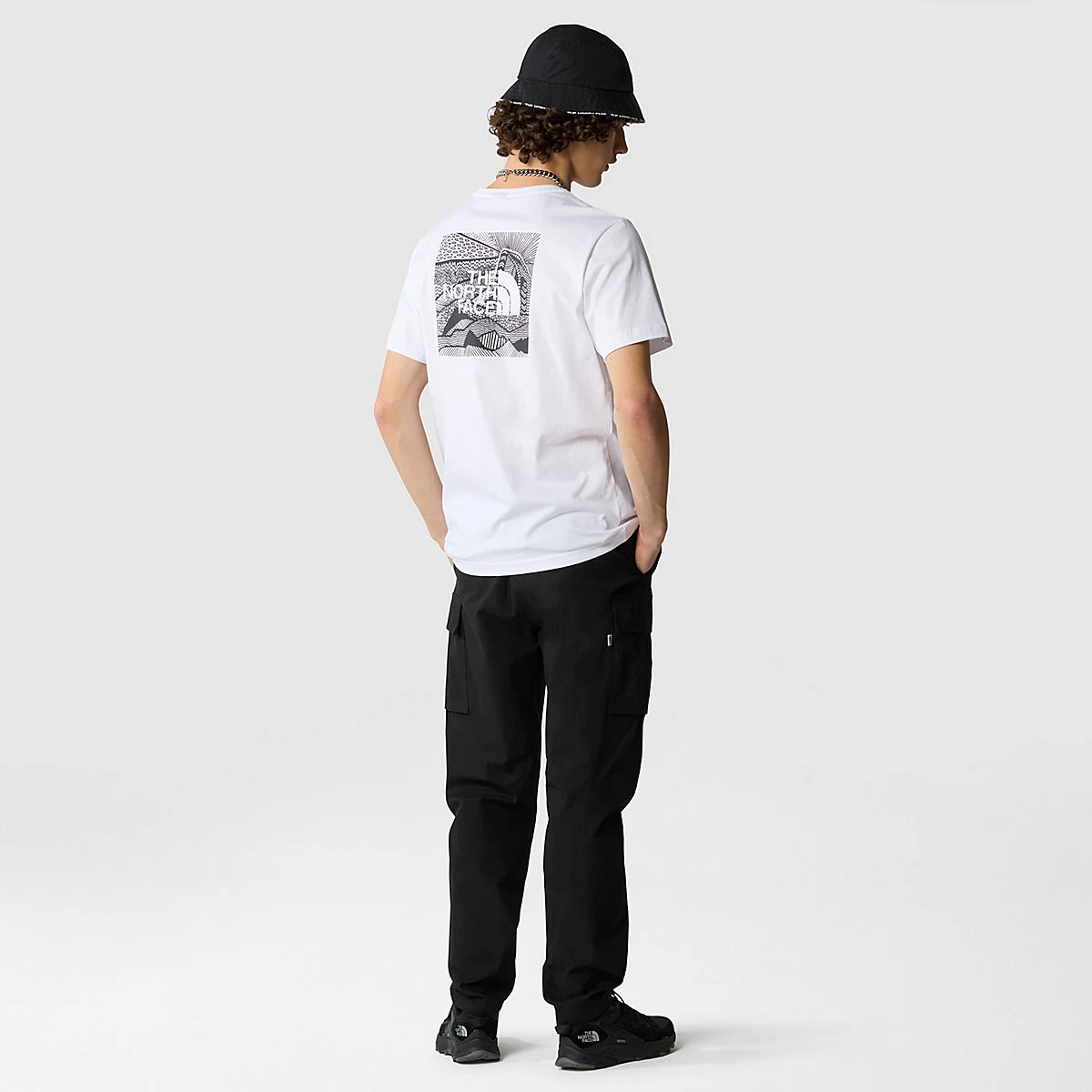 THE NORTH FACE - חולצת טי קצרה גברים REDBOX CELEBRATION – TA87NVFN4 – tnf-white – 2