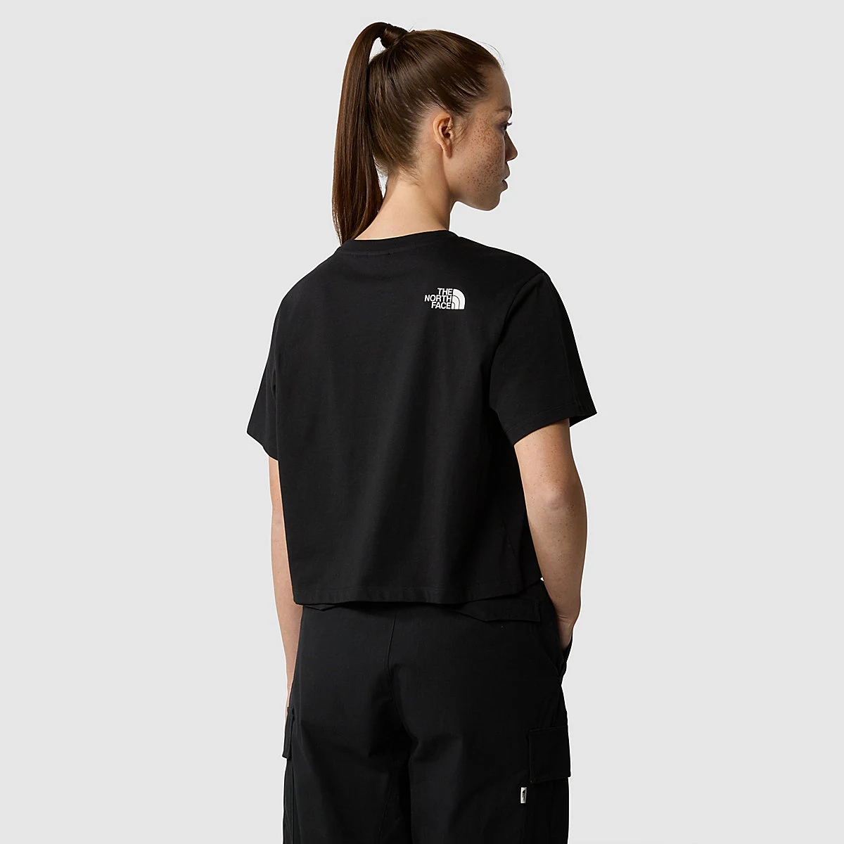 THE NORTH FACE - חולצת טי קצרה נשים CROPPED SIMPLE DOME – TA87U4JK3 – tnf-black – 2