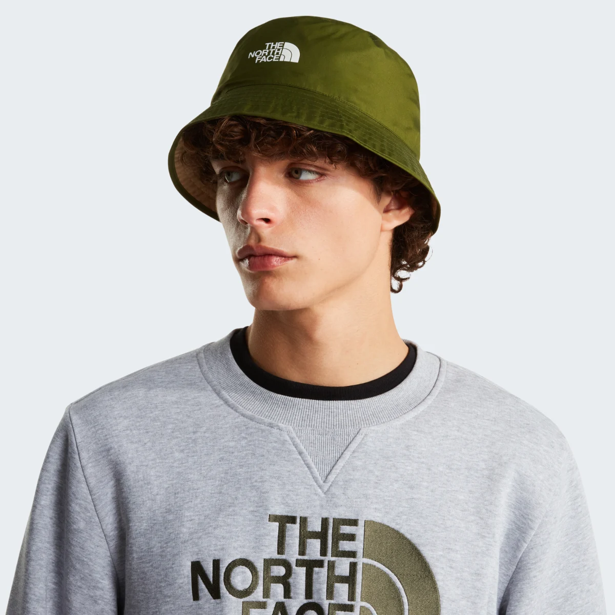 THE NORTH FACE - כובע SUN STASH REVERSIBLE – T0CGZ0NIP – woodland-green-khaki-stone – 1