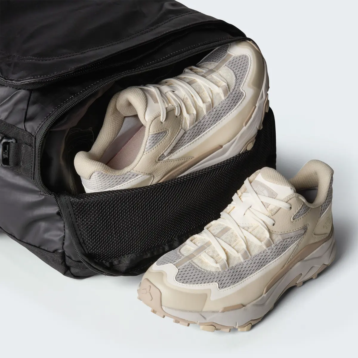 תיק דאפל BASE CAMP VOYAGER DUFFEL 42L