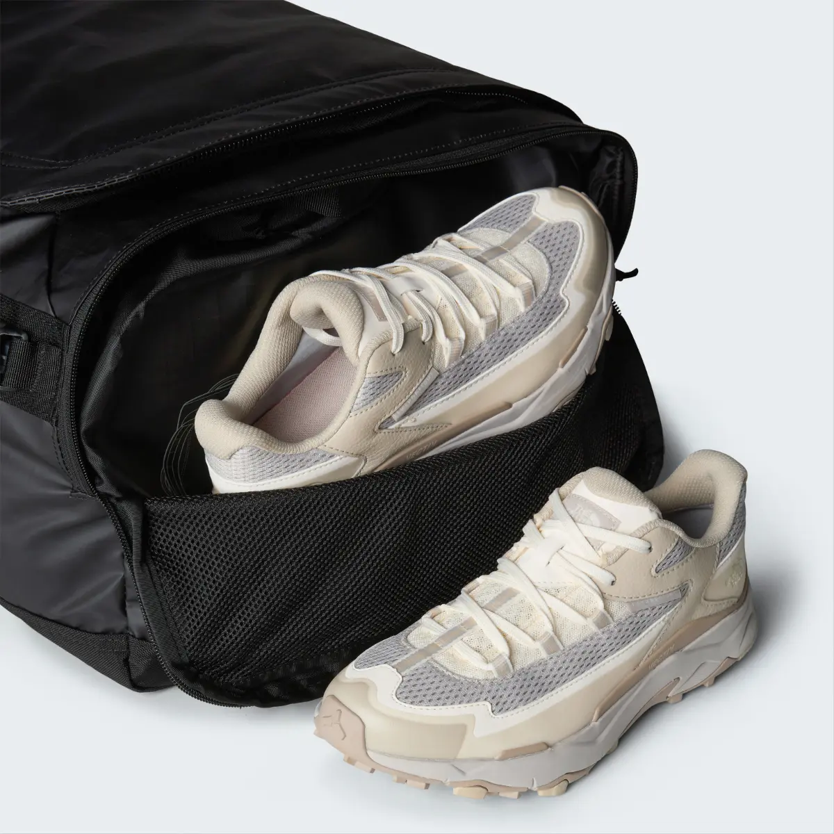 תיק דאפל BASE CAMP VOYAGER DUFFEL 62L