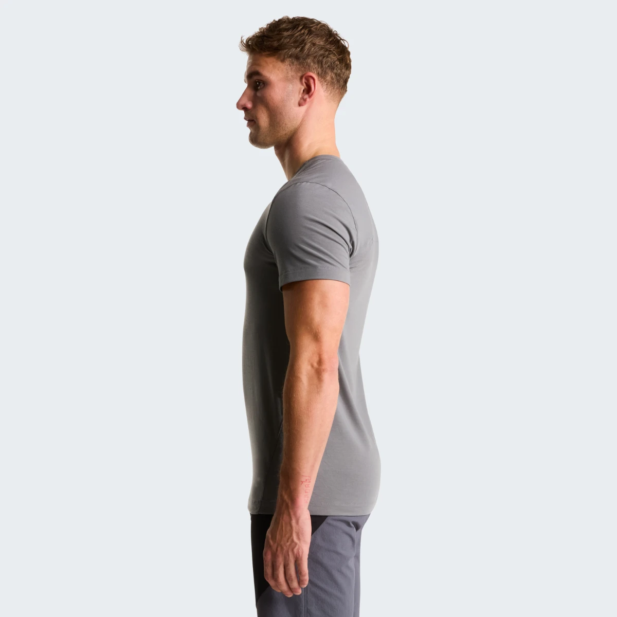 THE NORTH FACE - חולצת טי קצרה גברים LIGHTNING ALPINE – TA87H70UZ – smoked-pearl – 2