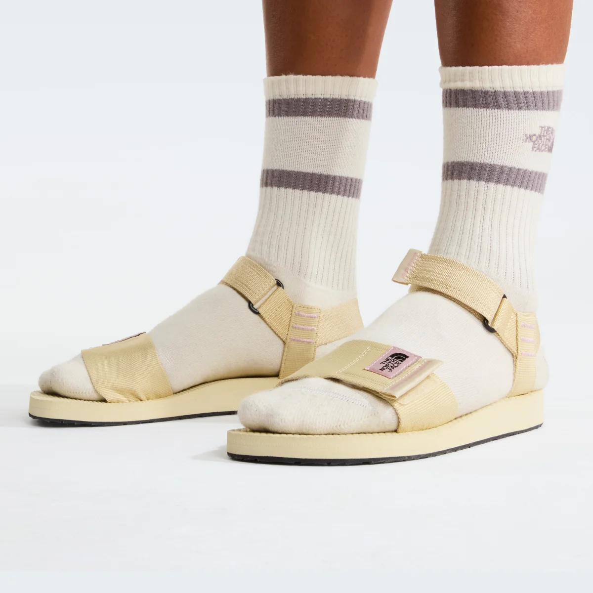 THE NORTH FACE - סנדלי נשים SKEENA SANDALS II – TA8AE6KJ0 – desert-stone-metal-pink – 2