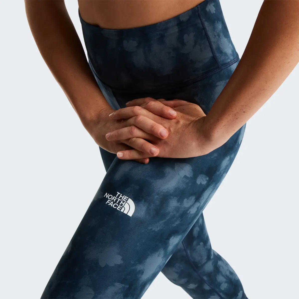 THE NORTH FACE - מכנסי טייץ נשים FLEX GRAPHIC LEGGINGS – TA8BQSJZ9 – summit-navy-diffused-nature-print – 4