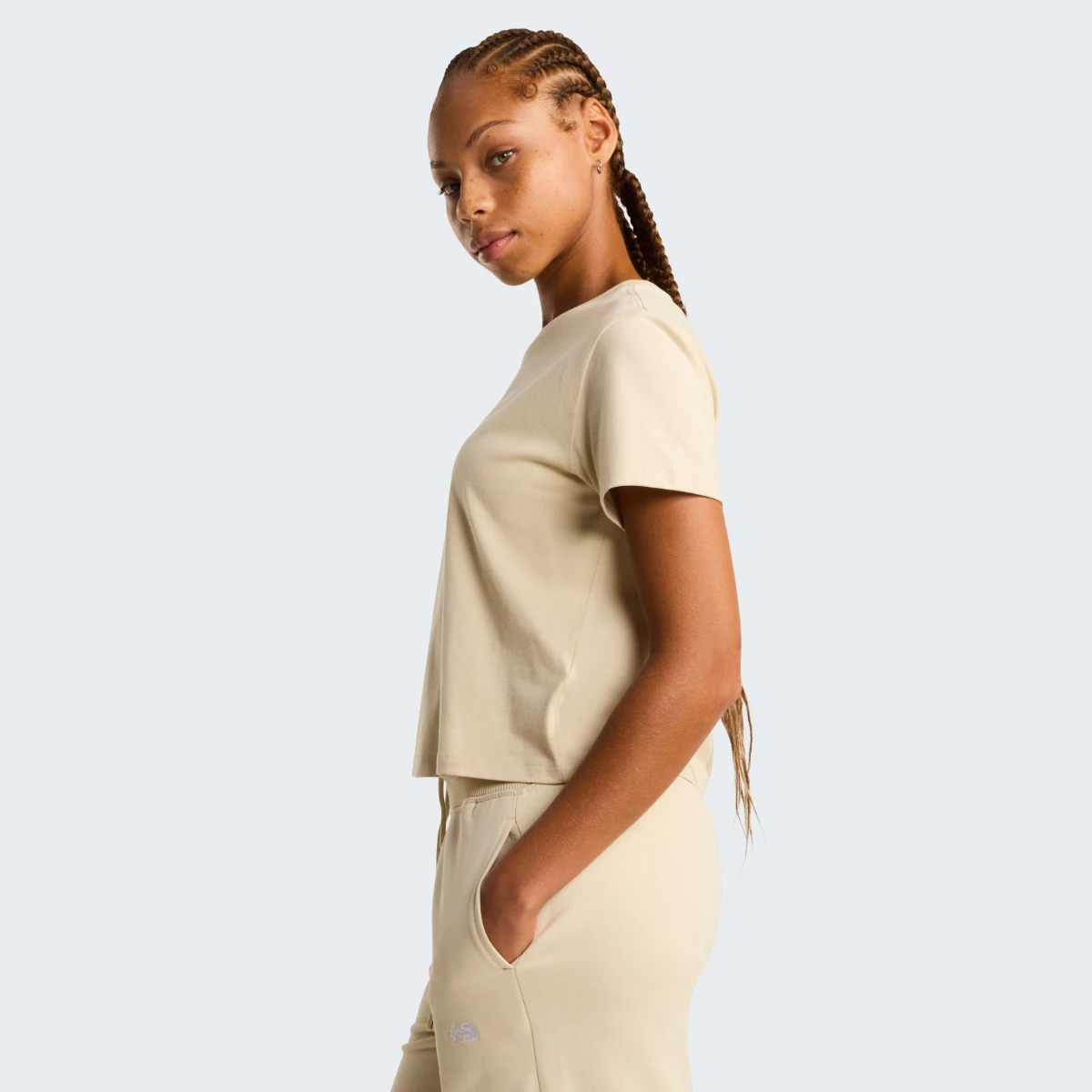 THE NORTH FACE - חולצת טי קצרה נשים ESSENTIAL REGULAR CUTIE – TA8GR1DOM – desert-stone – 2